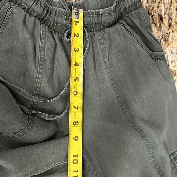 ❤️Last Chance Knox Rose Boho Olive Green Mid Rise Cargo Joggers Pants Size XS - Picture 9 of 9
